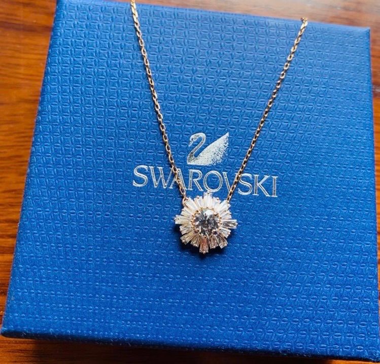 スワロフスキー Swarovski Idyllia ネックレス