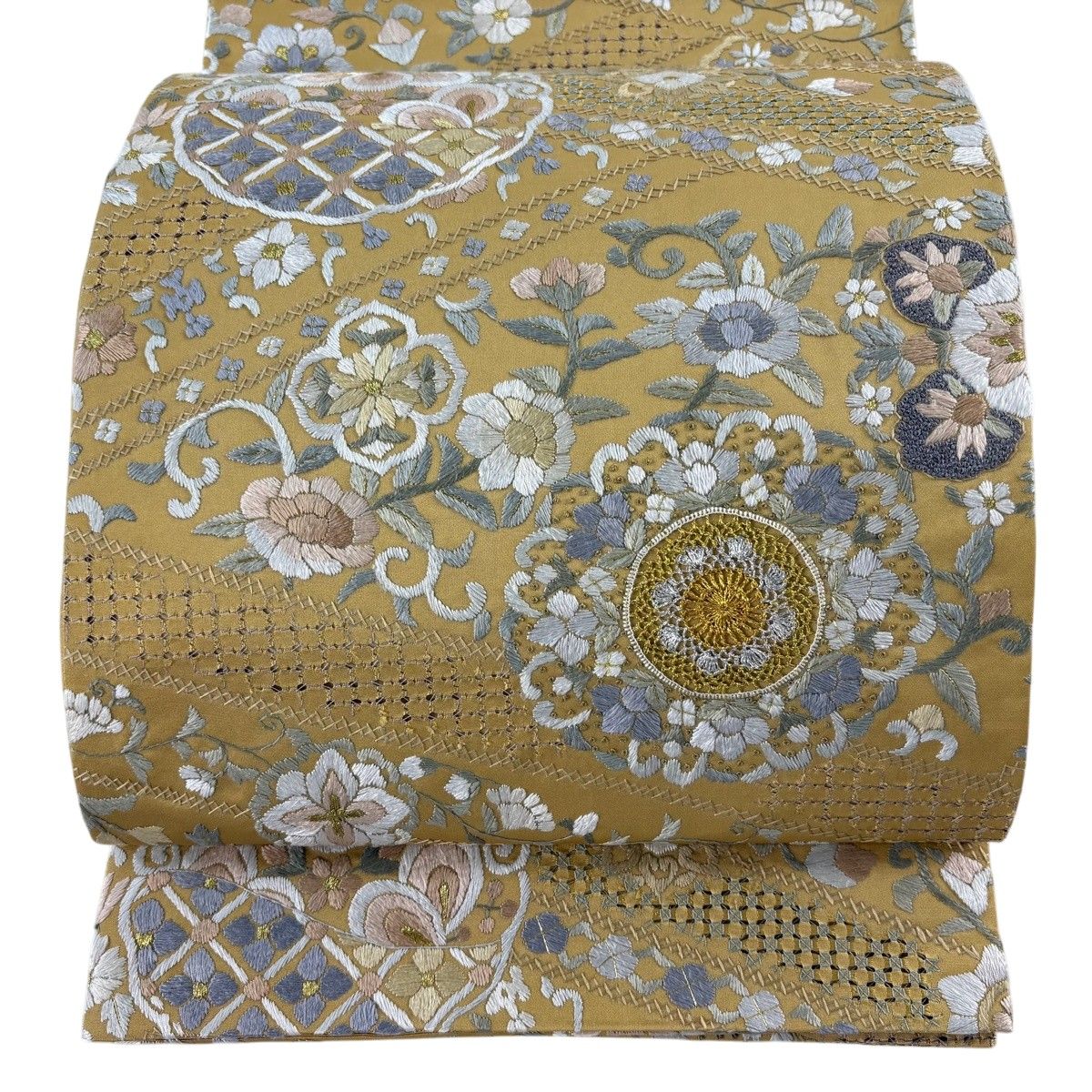 【美品】 丸帯 逸品 華文 花唐草 刺繍 金糸 薄黄土色 六通 正絹 【中古】