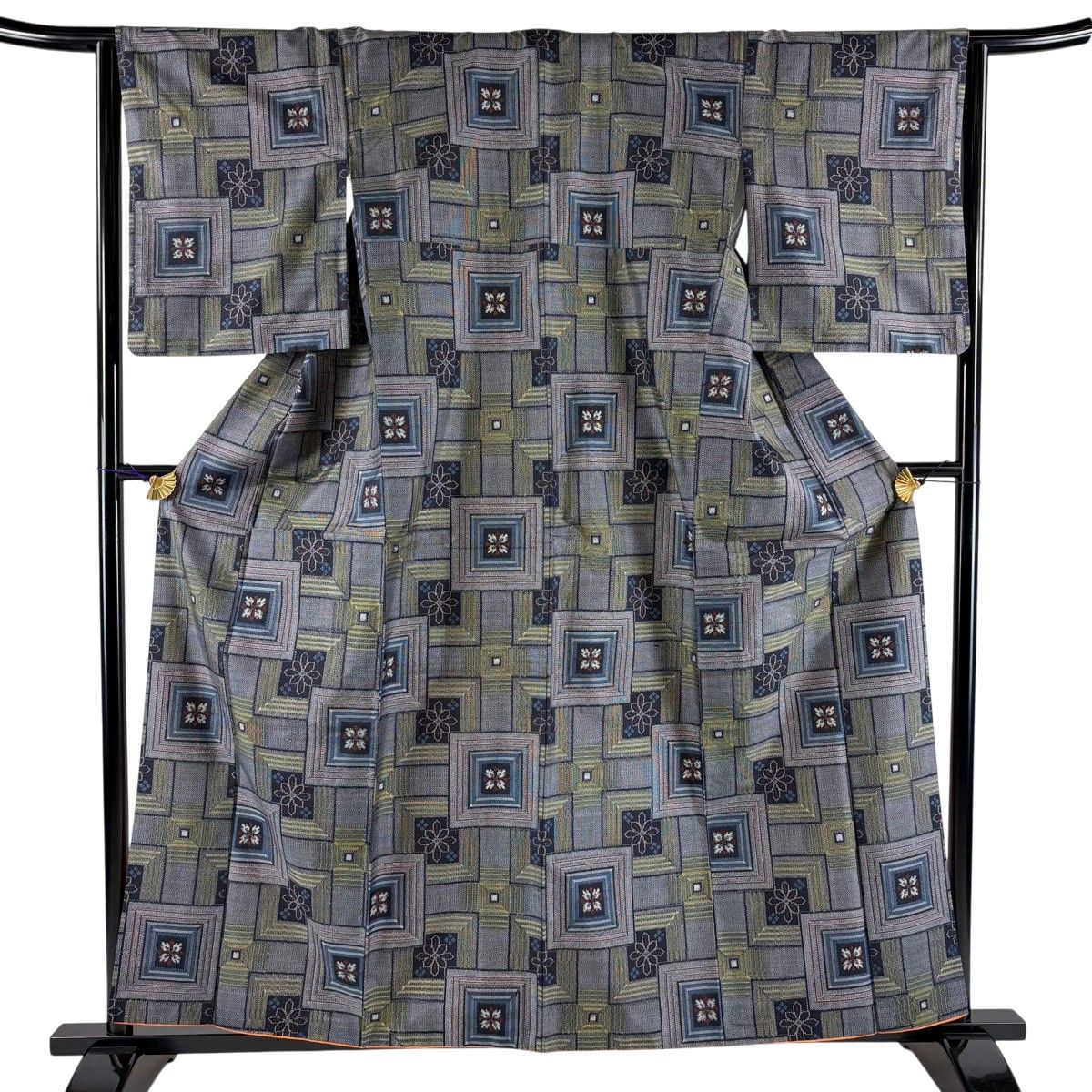 【美品】 紬 身丈160cm 裄丈64cm M 袷 花 幾何学 紺色 正絹 秀品 【中古】