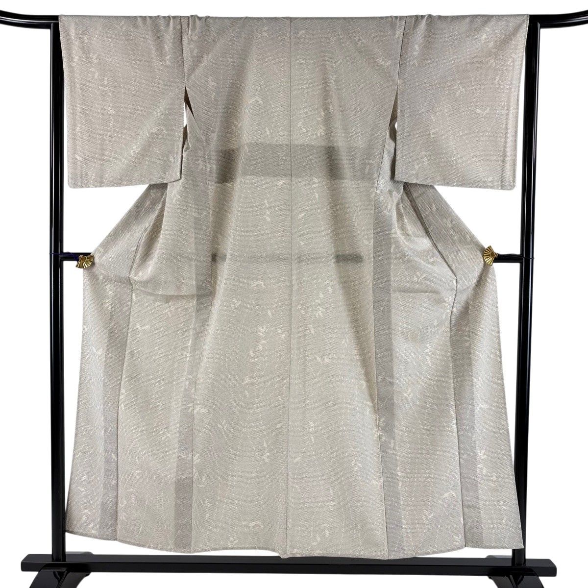 【美品】 お召 身丈154.5cm 裄丈64.5cm M 単衣 本塩沢 証紙 葉柄 亀甲絣 ベージュ 正絹 逸品 【中古】
