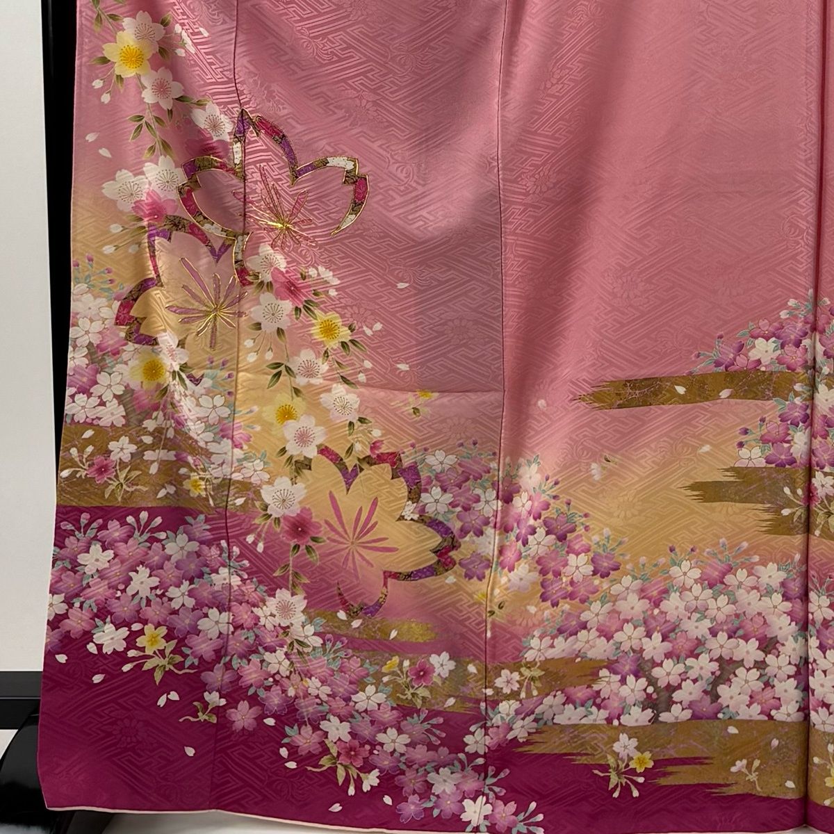 振袖 身丈169.5cm 裄丈68.5cm L 袷 桜 桜の花びら 金糸 金彩 ピンク