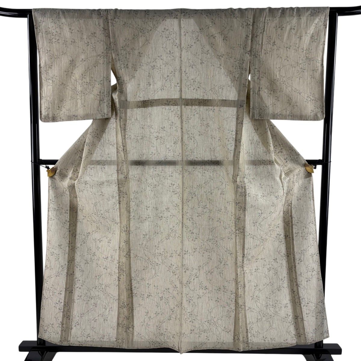 紬 身丈157.5cm 裄丈64cm M 薄物 夏紬 バチ衿 葉柄 ベージュ 正絹 名品 【中古】