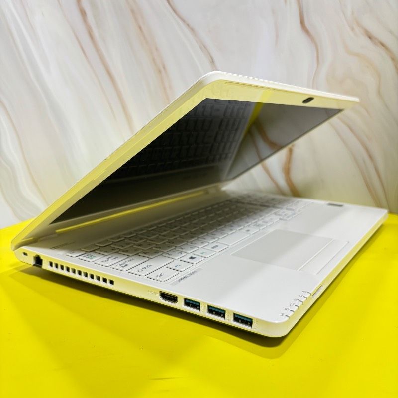 美品】富士通 LIFEBOOK Core i7 SSD256GB Win11 Office付 - メルカリ