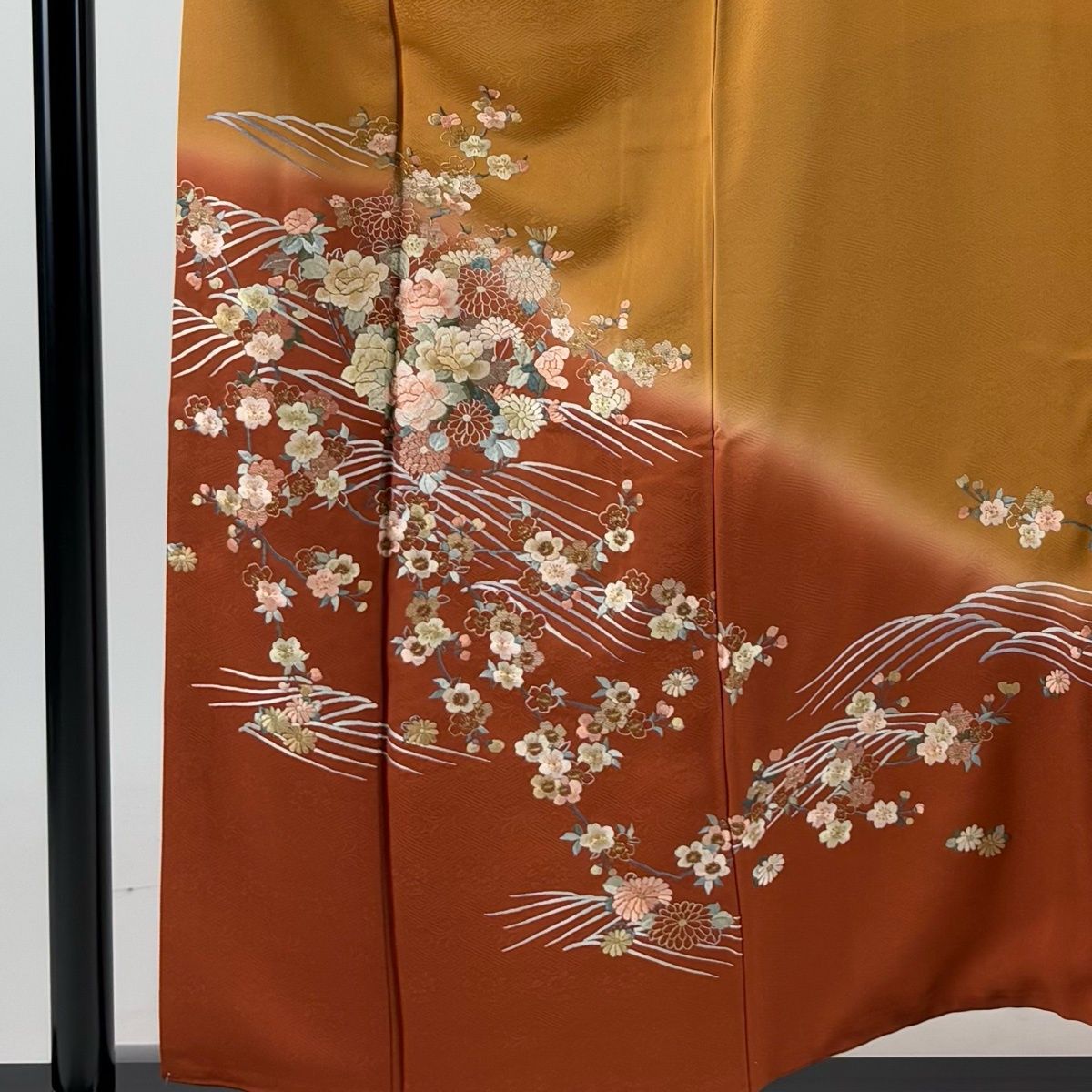 訪問着 身丈155.5cm 裄丈64cm M 袷 波 草花 金糸 刺繍 山吹茶色 正絹