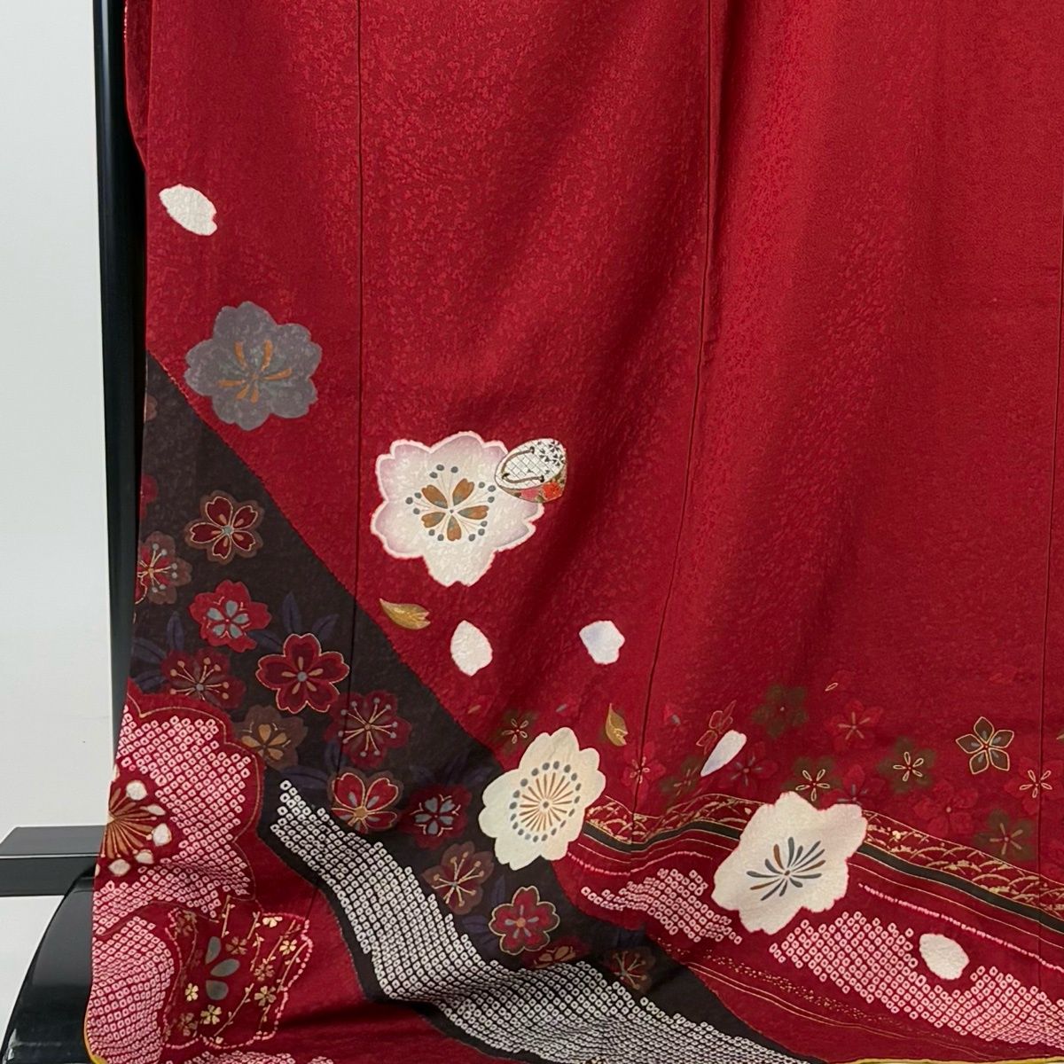 振袖 身丈178cm 裄丈72.5cm L 袷 ぽっくり 桜 刺繍 絞り 茜色 正絹 秀