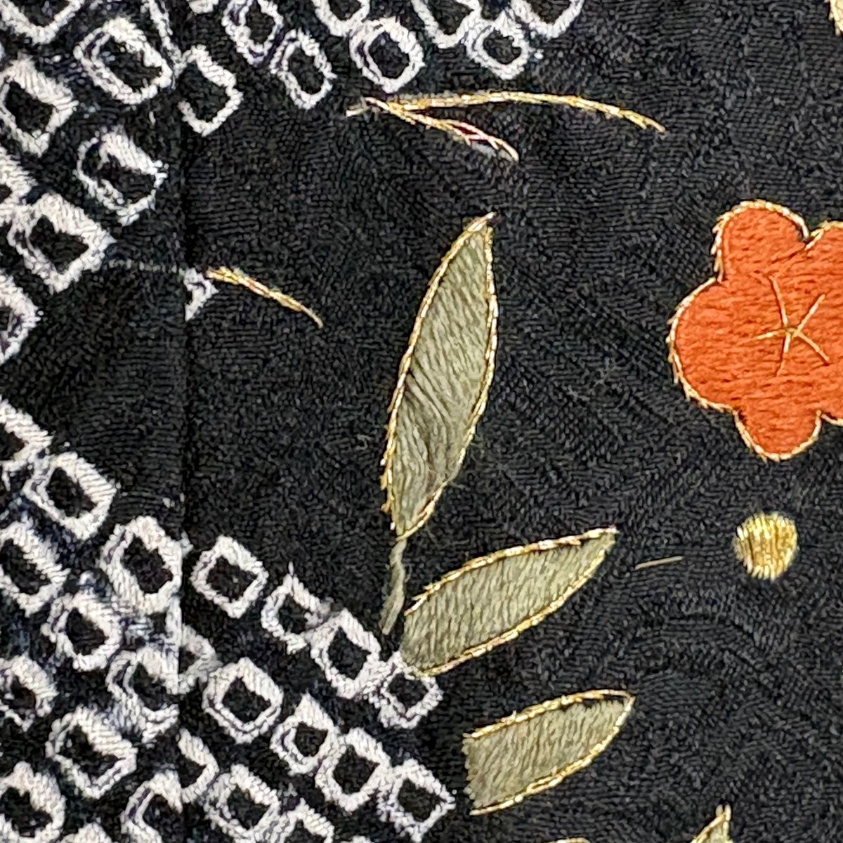 訪問着 身丈158cm 裄丈65cm M 袷 松竹梅 菊 刺繍 絞り 黒 正絹 秀品