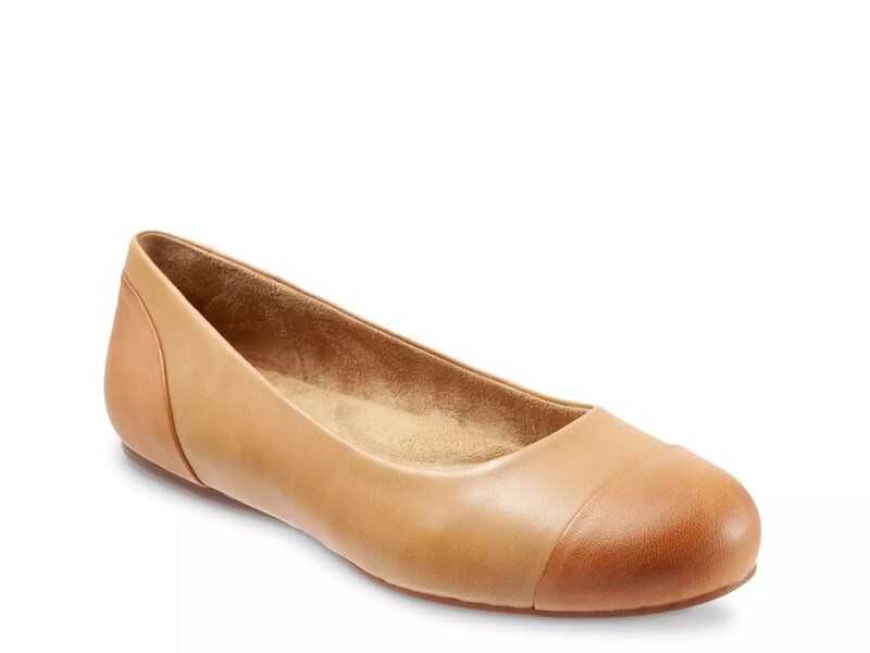 ソフトウォーク レディース シューズ パンプス キャップ Softwalk Sonoma Cap Toe Ballet Flat Light Brown ブラウン