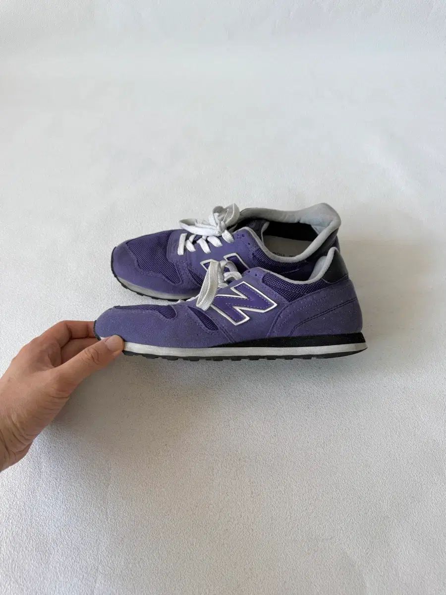 240 New Balance 373 パープル