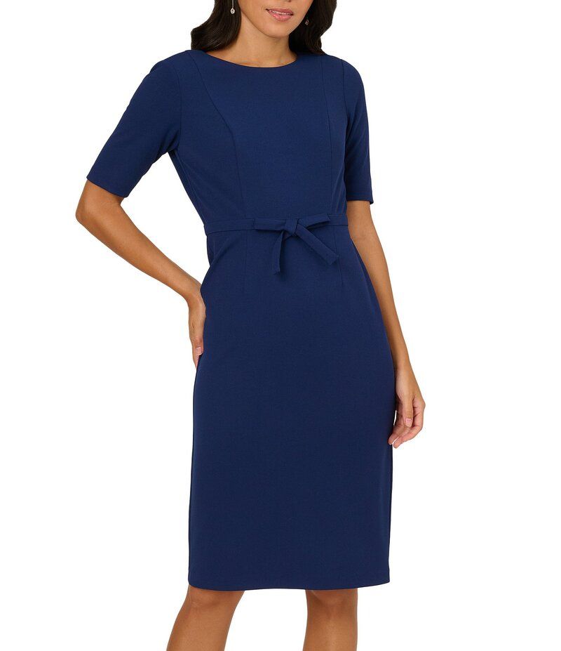 アドリアナ パペル レディース トップス ワンピース クルーネック クレープ Adrianna Papell Crew Neck Short Sleeve Bow Front Crepe Sheath Dress Navy Sateen ネイビー
