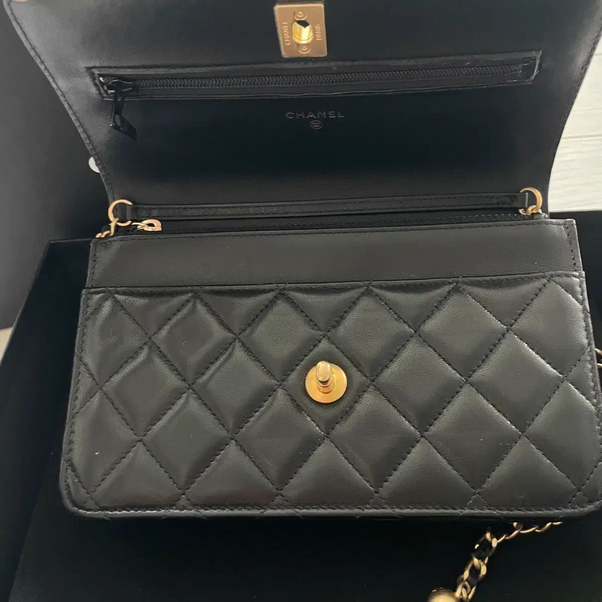 シャネル Classic WOC GOLD ボール チェーン バッグ - メルカリ