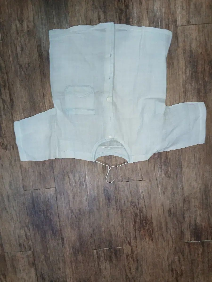 麻のトップス