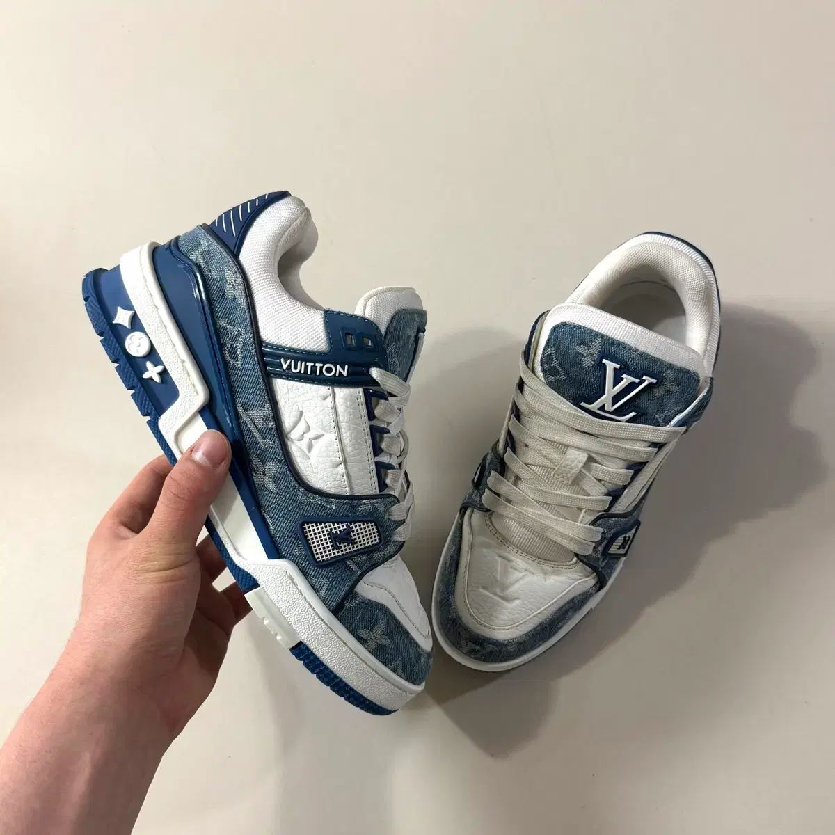 百貨店購入/4 Louis Vuitton トレーナー スニーカー