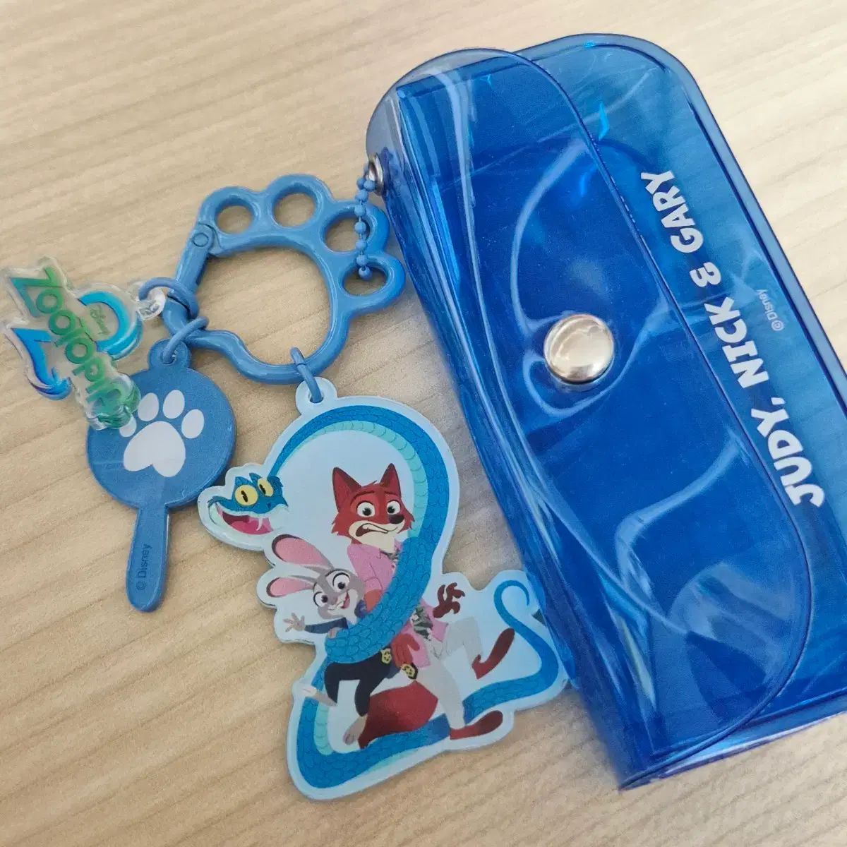 ズートピア2 ズートピア ディズニー ミニポーチ カラビナ付き シネマ 