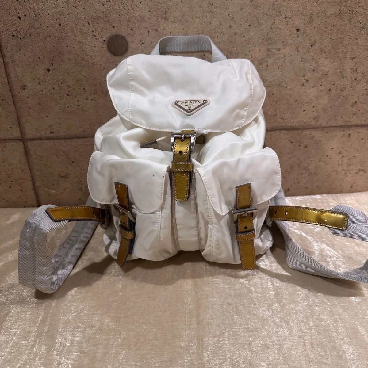 PRADA プラダ　ヴィンテージ・ナイロンバックパック　リュックサック　純白