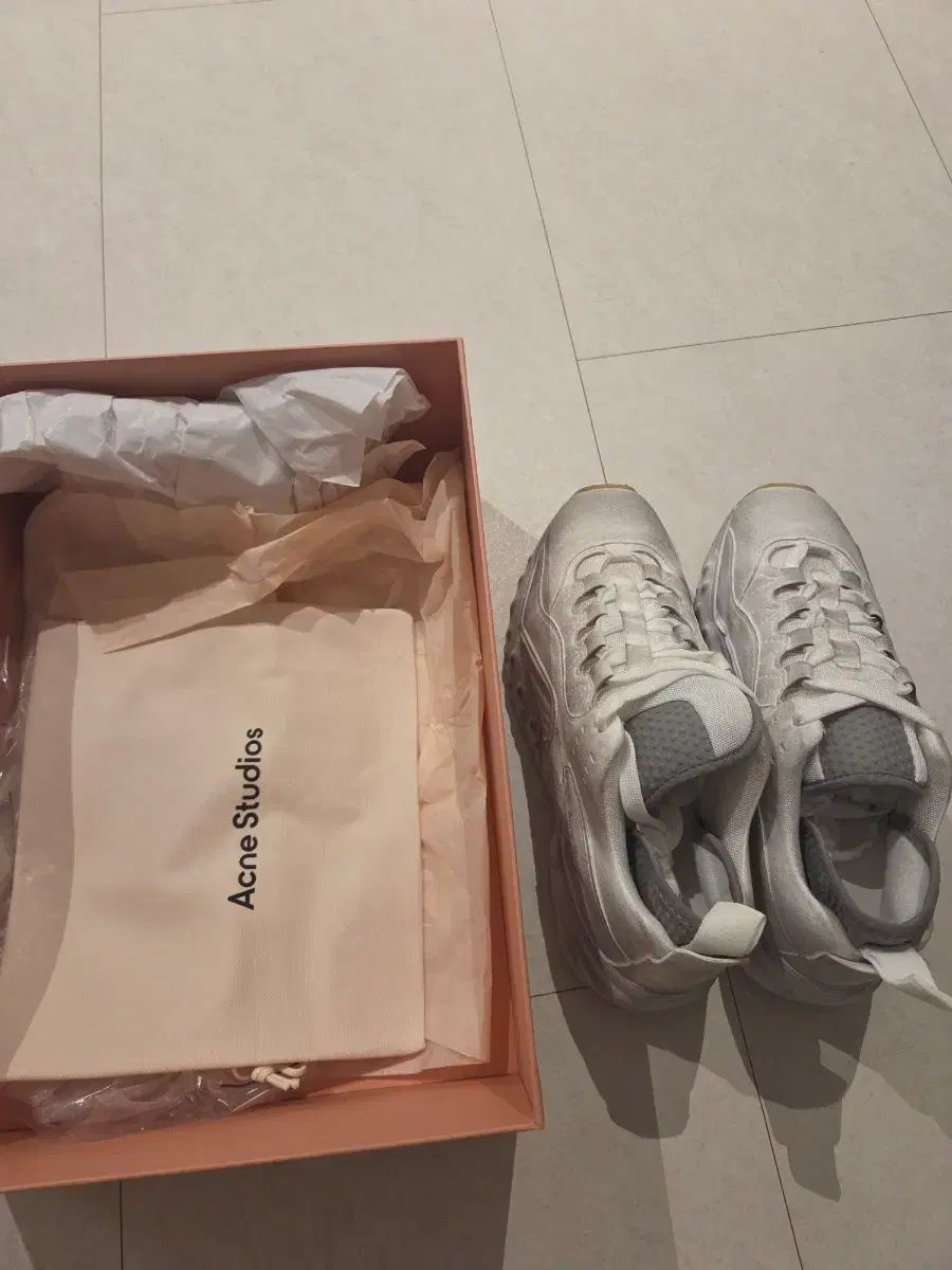 新品 Acne Studios アクネストゥディオズ スニーカー