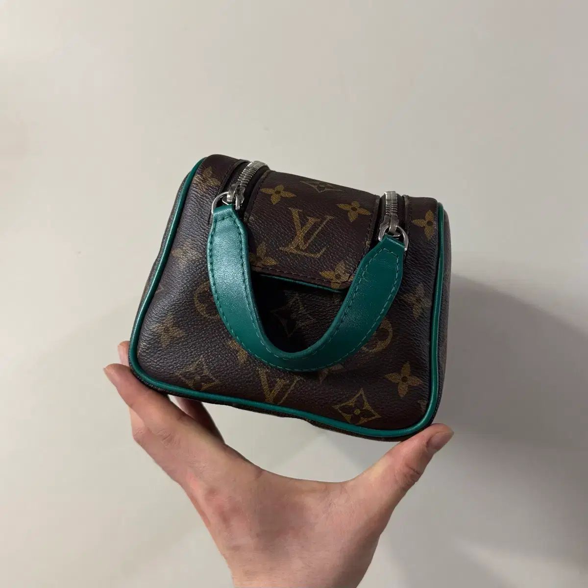 正規品/当日出荷 Louis Vuitton ルイヴィトン モノグラム 돕키트 クラッチバッグ 正規品/当日出荷 Louis Vuitton ルイヴィトン モノグラム 돕키트 クラッチバッグ
