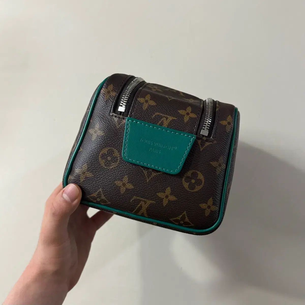正規品/当日出荷 Louis Vuitton ルイヴィトン モノグラム 돕키트 クラッチバッグ 正規品/当日出荷 Louis Vuitton ルイヴィトン モノグラム 돕키트 クラッチバッグ