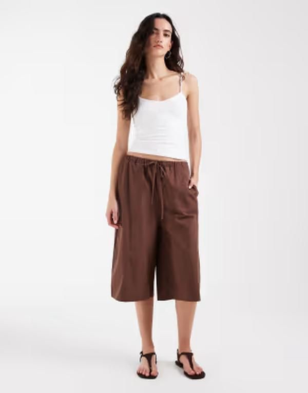 エイソス レディース ボトムス ハーフパンツ・ショーツ ショートパンツ コットン ASOS DESIGN cotton longline bermuda shorts in chocolate チョコレート