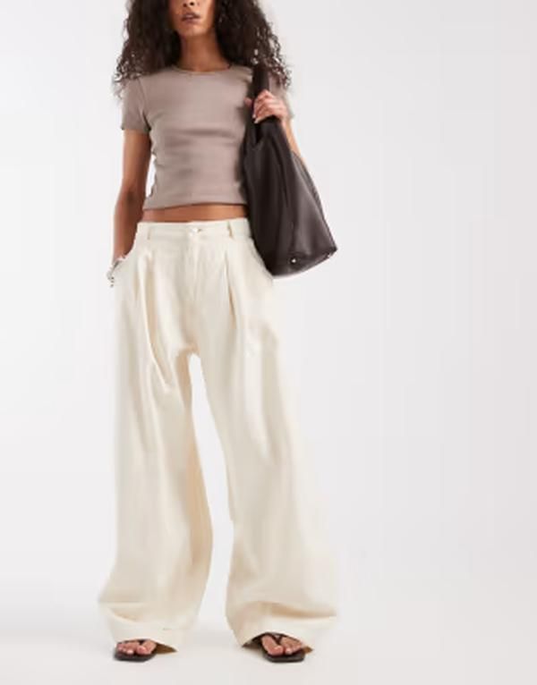 エイソス レディース ボトムス デニムパンツ ジーンズ ASOS DESIGN oversized horse shoe block jeans in ecru エクリュ