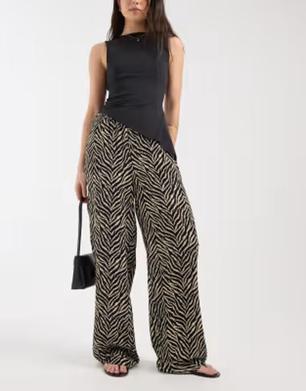 オンリー レディース ボトムス カジュアルパンツ プリント ONLY pull on pants in zebra print Black ブラック