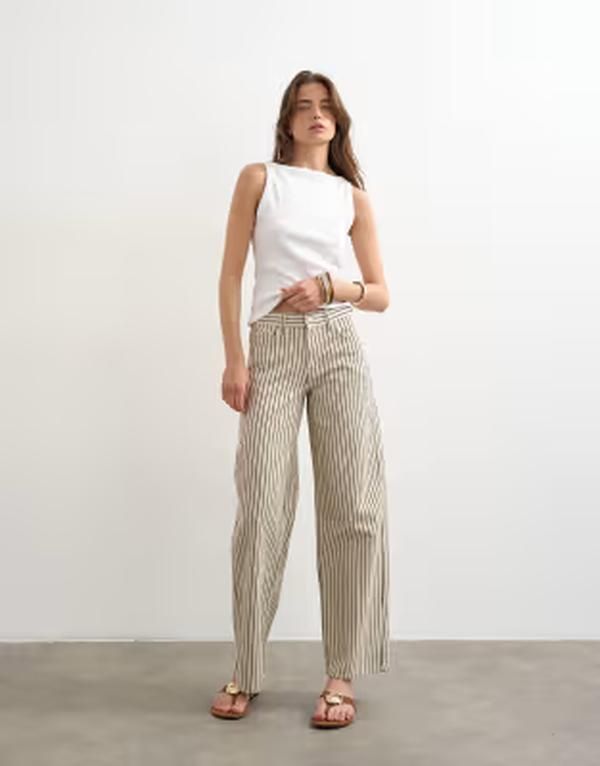 トップショップ レディース ボトムス デニムパンツ ローライズ ジーンズ Topshop Cinch low rise relaxed jeans in ecru and black stripe ストライプ