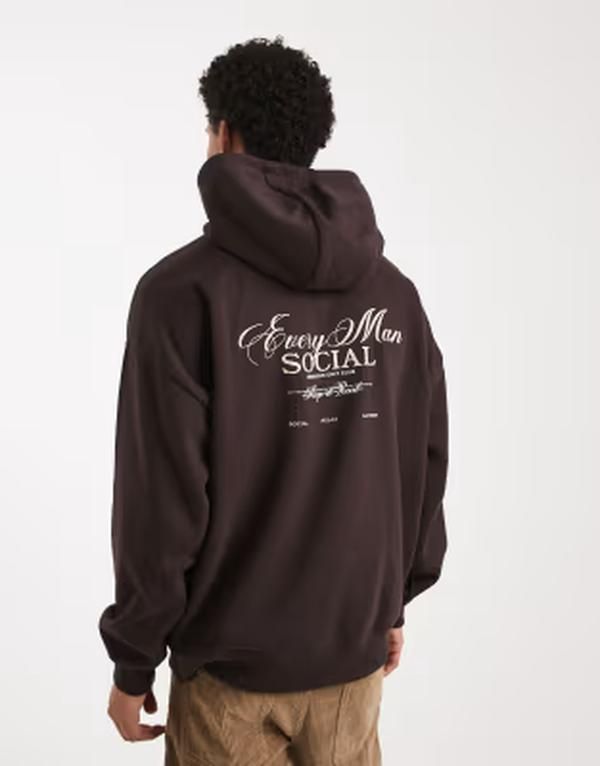 スリードベア メンズ アウター パーカー・スウェット プリント Threadbare oversized back print hoodie in chocolate BROWN ブラウン
