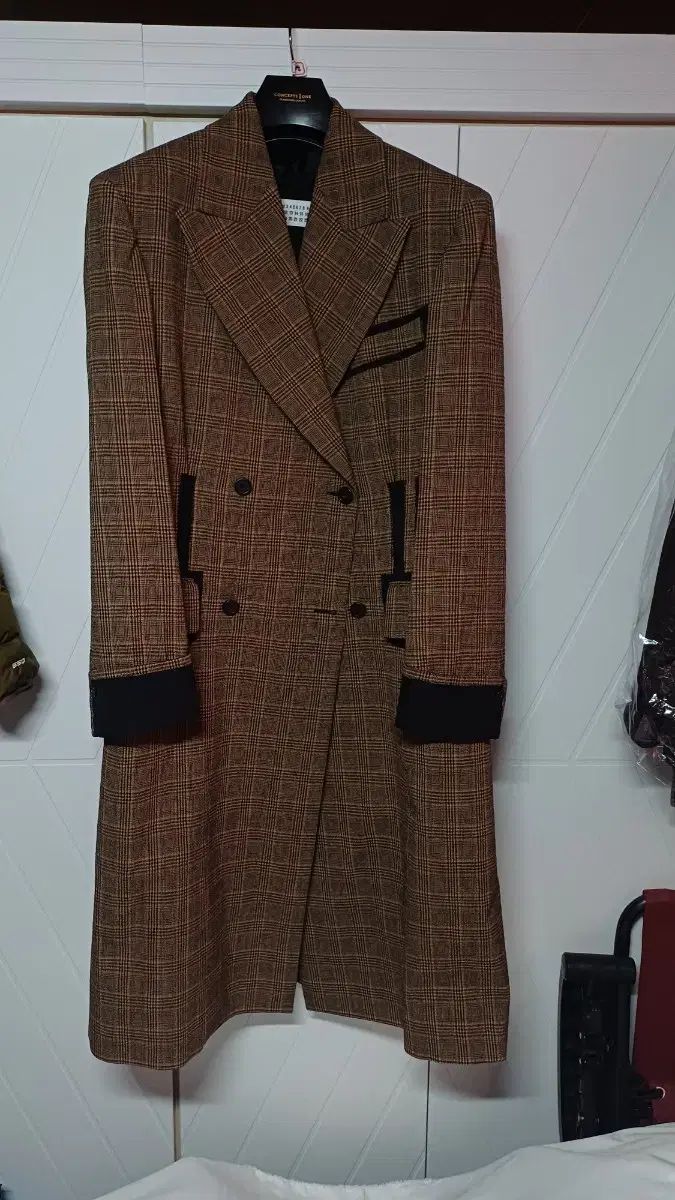 メゾンマルジェラ ターンアップ ディテール ブラウン CHECK Classic ウールコート ミニ 彼氏 Look
