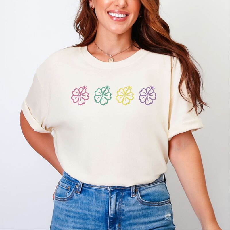 Simply Sage Market レディース トップス Tシャツ 刺繍 グラフィック Simply Sage Market Embroidered Hibiscus Flowers Womens Garment Dyed Graphic TShirt Iv