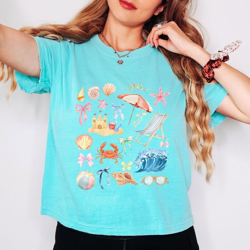Simply Sage Market レディース トップス Tシャツ グラフィック Simply Sage Market Beach Collage Watercolor Womens Boxy Crop Top Graphic TShirt Chalky M