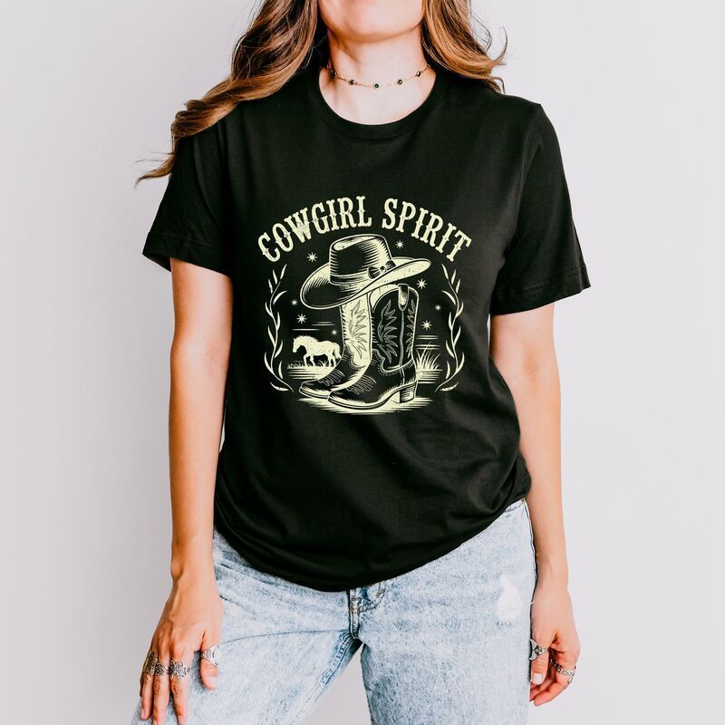 Simply Sage Market レディース トップス Tシャツ ブーツ グラフィック Simply Sage Market Cowgirl Spirit Boots Womenshort Sleeve Graphic TShirt Black ブラック