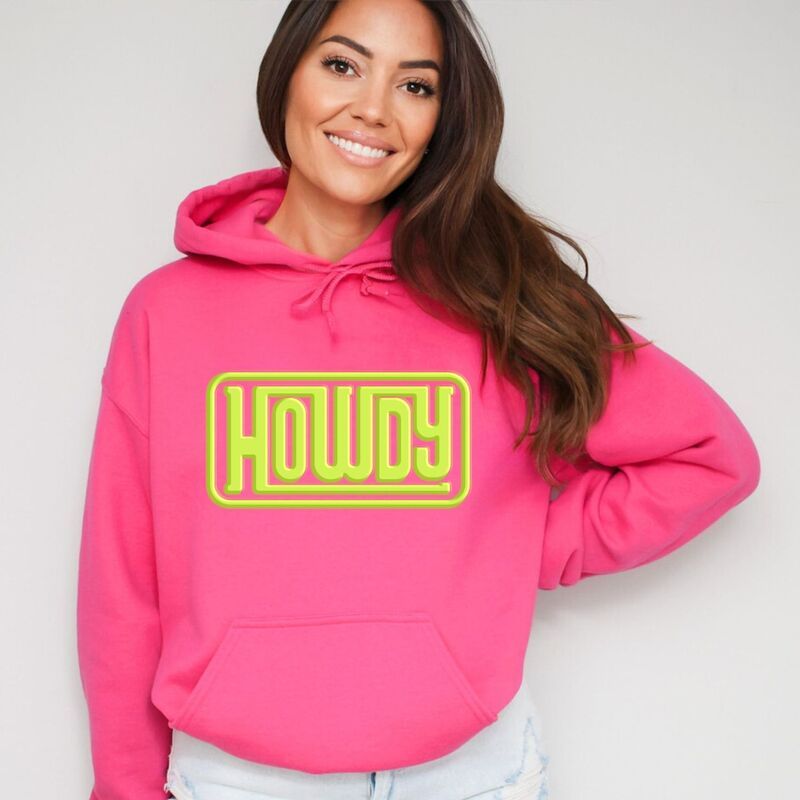 Simply Sage Market レディース トップス Tシャツ プリント パーカー グラフィック Simply Sage Market Howdy Square Puff Print Womens Graphic Hoodie Raspberry