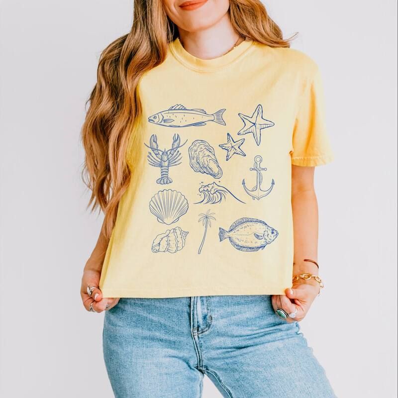 Simply Sage Market レディース トップス Tシャツ グラフィック Simply Sage Market Outline Fish Collage Blue Womens Boxy Crop Top Graphic TShirt Butter