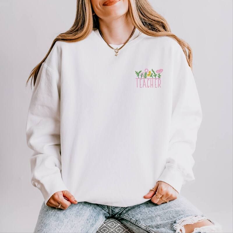 Simply Sage Market レディース トップス Tシャツ スウェット 刺繍 Simply Sage Market Embroidered Teacher Flowers Womens Lightweight Garment Dyed Sweatsh