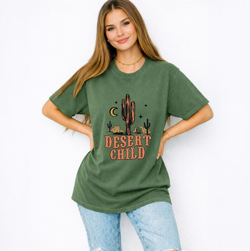 Simply Sage Market レディース トップス Tシャツ グラフィック Simply Sage Market Desert Child Womens Garment Dyed Graphic TShirt Moss
