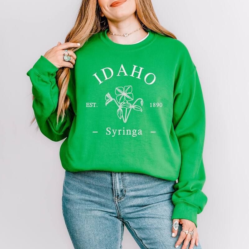 Simply Sage Market レディース トップス Tシャツ スウェット 刺繍 Simply Sage Market Embroidered Idaho Syringa Flower Sweatshirt Grass