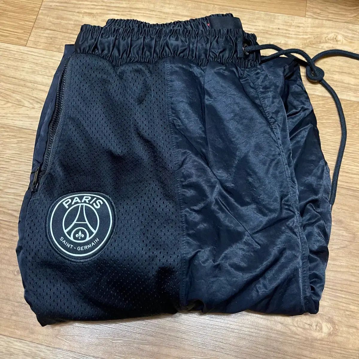 ナイキ ジョーダン x パリ・サンジェルマン PSG スーツパンツ ジョガーパンツ 海外Sサイズ