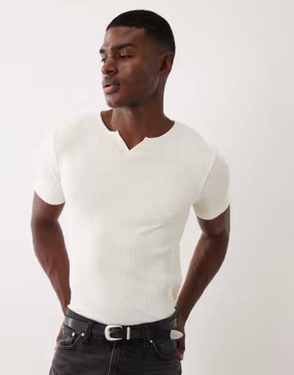 エイソス メンズ トップス Tシャツ ASOS DESIGN muscle fitshirt with notch neck in cream smart rib Coconut milk クリーム