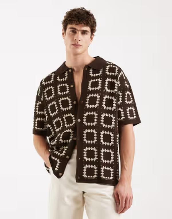 レディファインド レブル メンズ トップス シャツ Redefined Rebel Fabian boxy fit short sleeve crochet shirt in coffee BROWN ブラウン