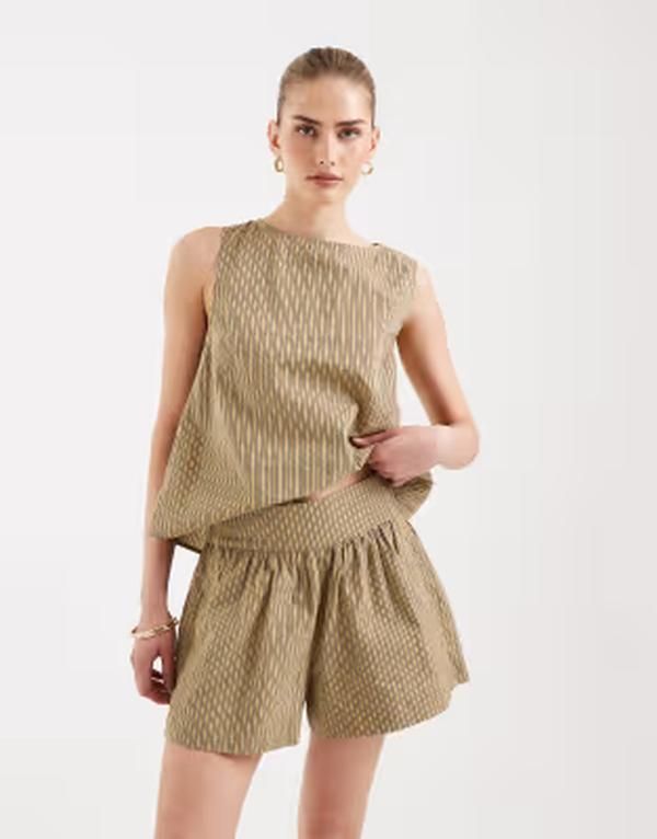 エイソス レディース ボトムス ハーフパンツ・ショーツ ショートパンツ ASOS DESIGN pull on shorts in yellow stripes Yellow Stripe イエロー