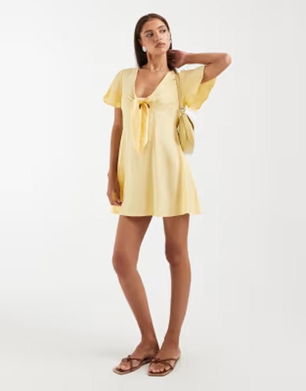 ヴェロモーダ レディース トップス ワンピース ミニ Vero Moda crinkle textured woven tie front mini dress in golden yellow Golden haze イエロー