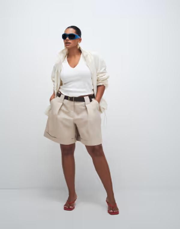 エイソス レディース ボトムス ハーフパンツ・ショーツ ショートパンツ ASOS DESIGN Curve Tailored belted turn up shorts in stone ストーン