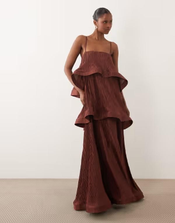 エイソス レディース トップス ワンピース ティアード マキシ ASOS DESIGN zigzag plisse tiered trapeze maxi dress in chocolate チョコレート