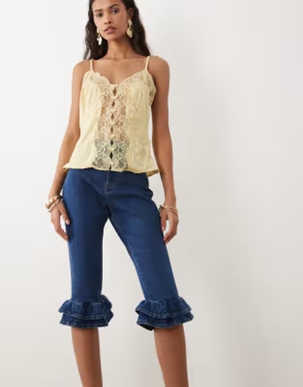 エイソス レディース ボトムス デニムパンツ フリル裾 フリル キャップ ASOS DESIGN denim capri pants with ruffle hem in dark mid blue part of a set DARK MID BLUE ブル