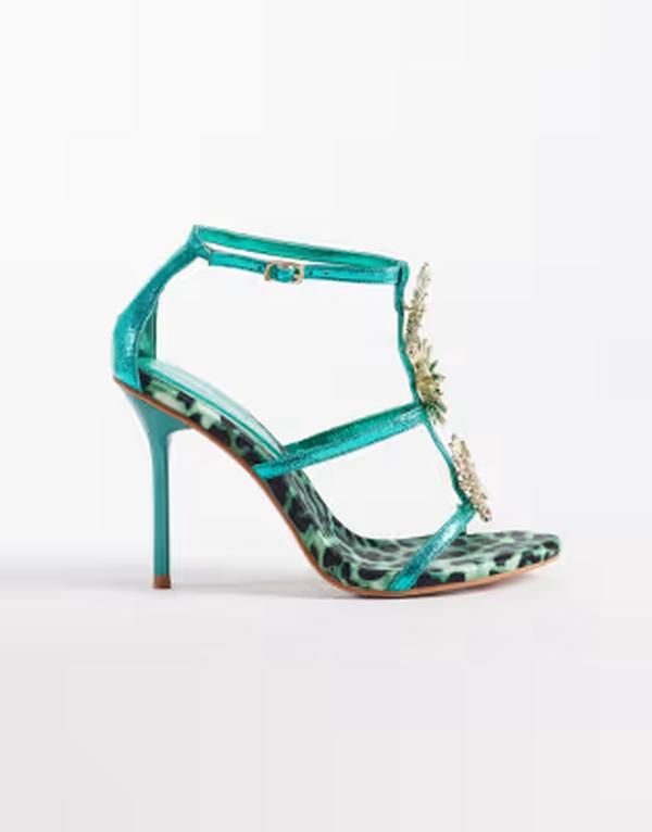 パブリックデザイア レディース シューズ サンダル トール ヒール Public Desire kitten heel sandals with metal sun details in metallic GREEN グリーン