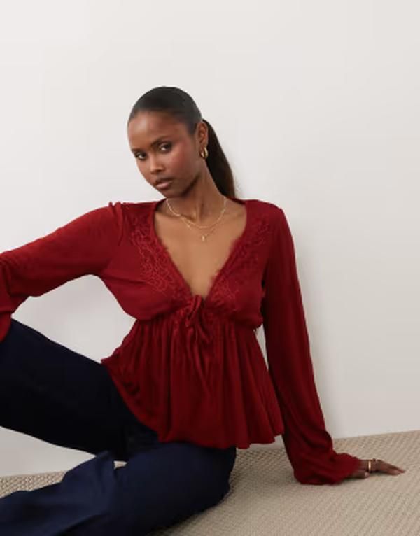 エイソス レディース トップス シャツ レーストリム レース ASOS DESIGN crinkle lace trim plunge neck top with flare sleeves Rust Red レッド
