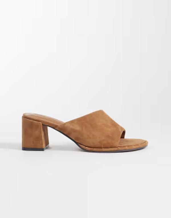 エイソス レディース シューズ サンダル アシンメトリー スエード ヒール ASOS DESIGN Hammer premium asymmetric mid heel mules in camel suede CAMEL キャメル
