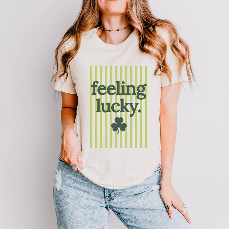 Simply Sage Market レディース トップス Tシャツ グラフィック Simply Sage Market Feeling Lucky Stripes Womenshort Sleeve Graphic TShirt Cream クリーム