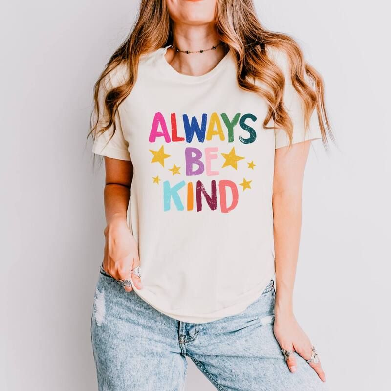 Simply Sage Market レディース トップス Tシャツ グラフィック Simply Sage Market Always Be Kind Stars Womenshort Sleeve Graphic TShirt Cream クリーム