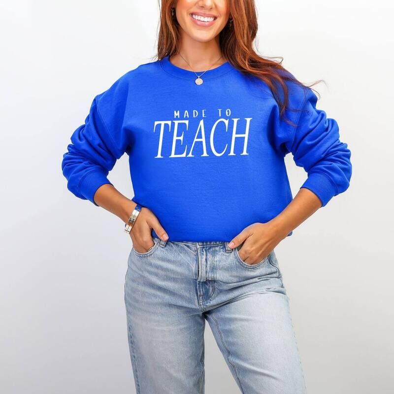 Simply Sage Market レディース トップス Tシャツ スウェット グラフィック Simply Sage Market Made To Teach Italic Womens Graphic Sweatshirt Royal