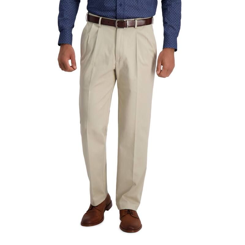 ハガー レディース ボトムス カジュアルパンツ Mens Haggar Iron Free Premium Khaki ClassicFit Pleat Front Hidden Comfort Waistband Casual Pant Sand サンド